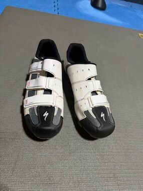 Specialized Black Cycling Shoe Interior with Size 44 Label